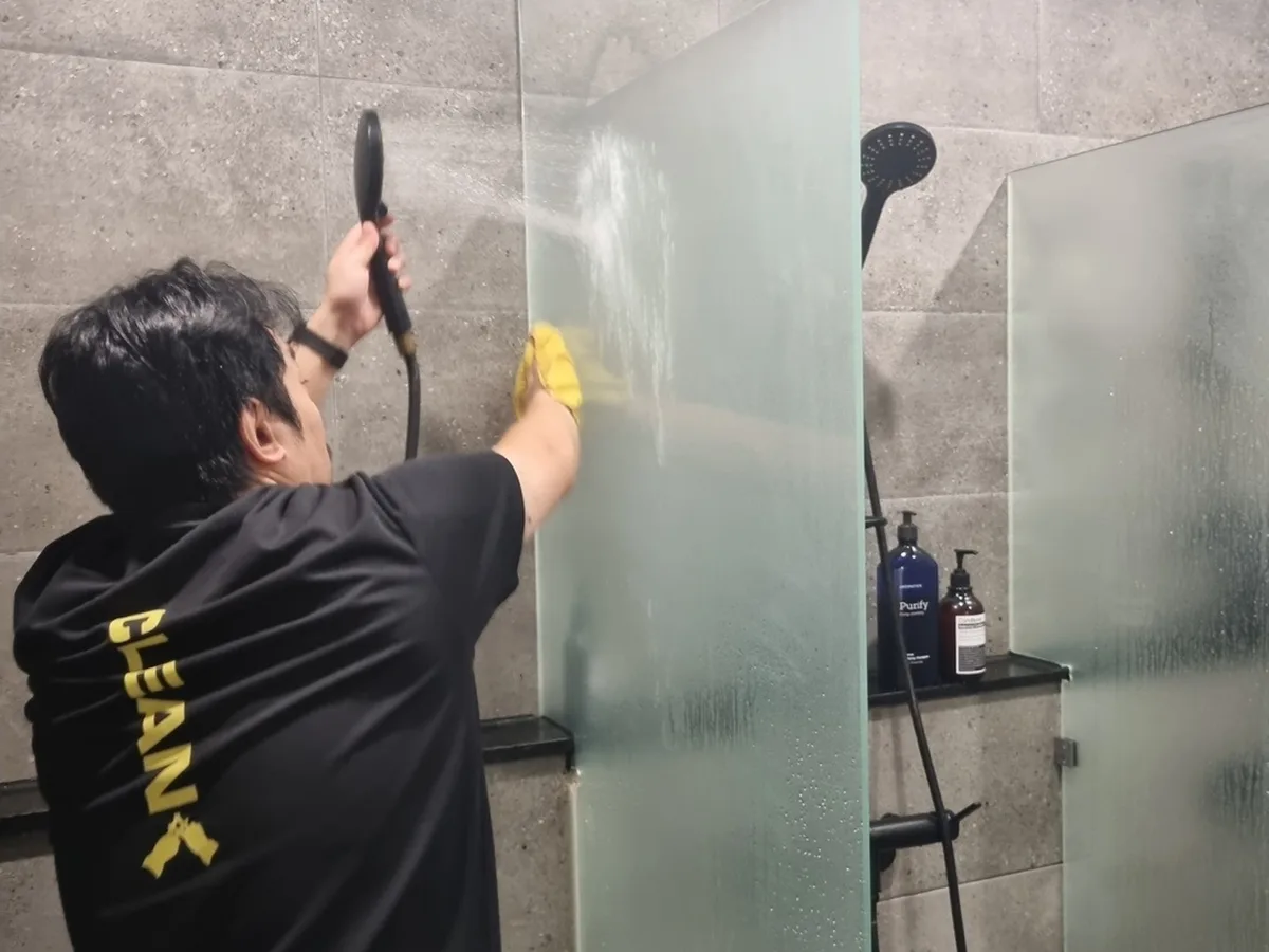 고성군 삼산면 건물 세면대·파우더룸 바닥 위생청소 사례 - 행진크린