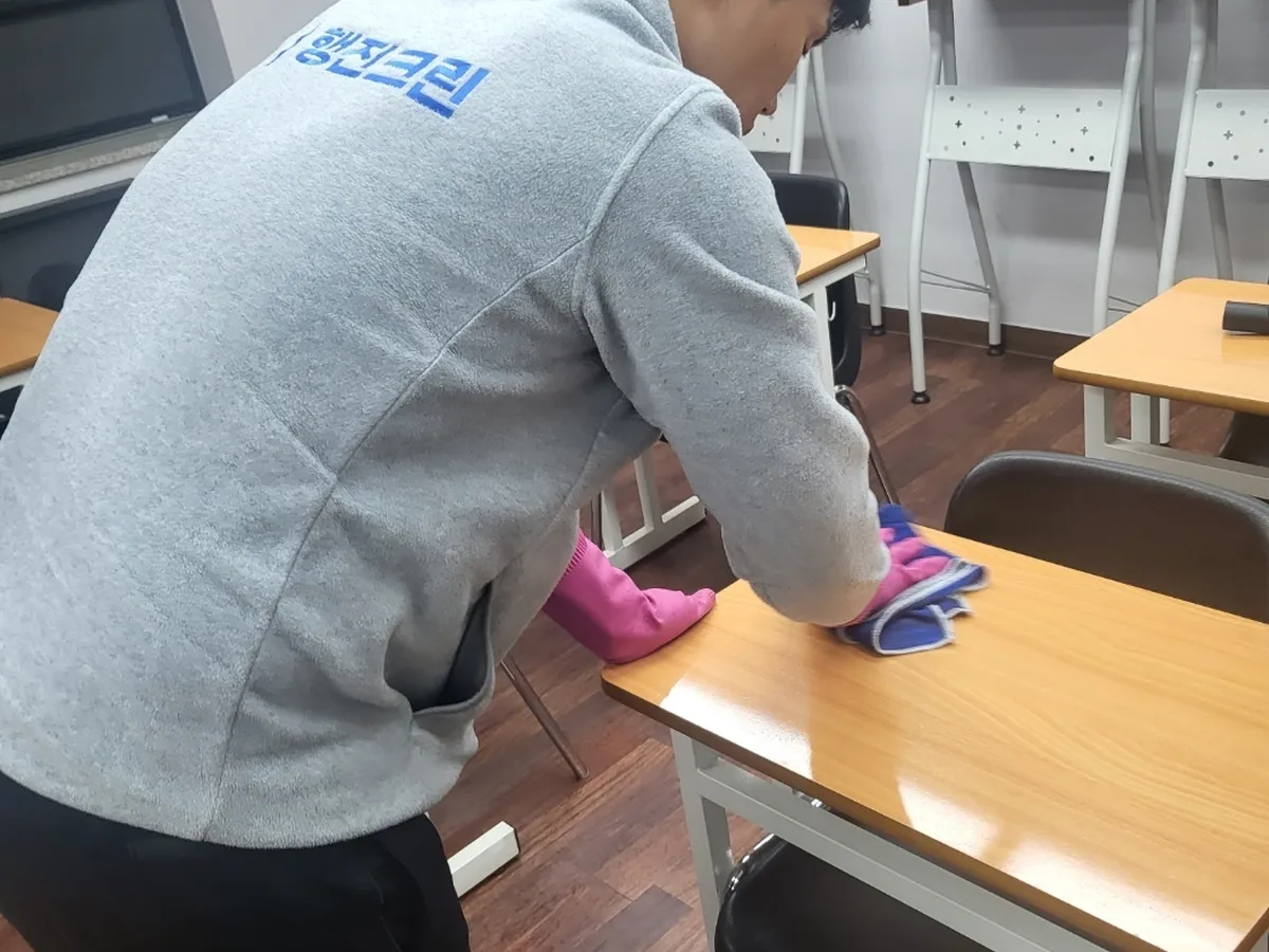 김해시 대동면 유치원 책걸상 교실 위생청소 사례 - 행진크린